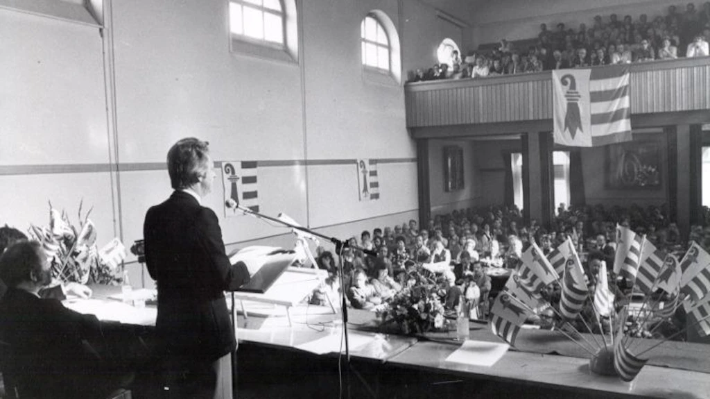 Herr Béguelin hält eine Rede