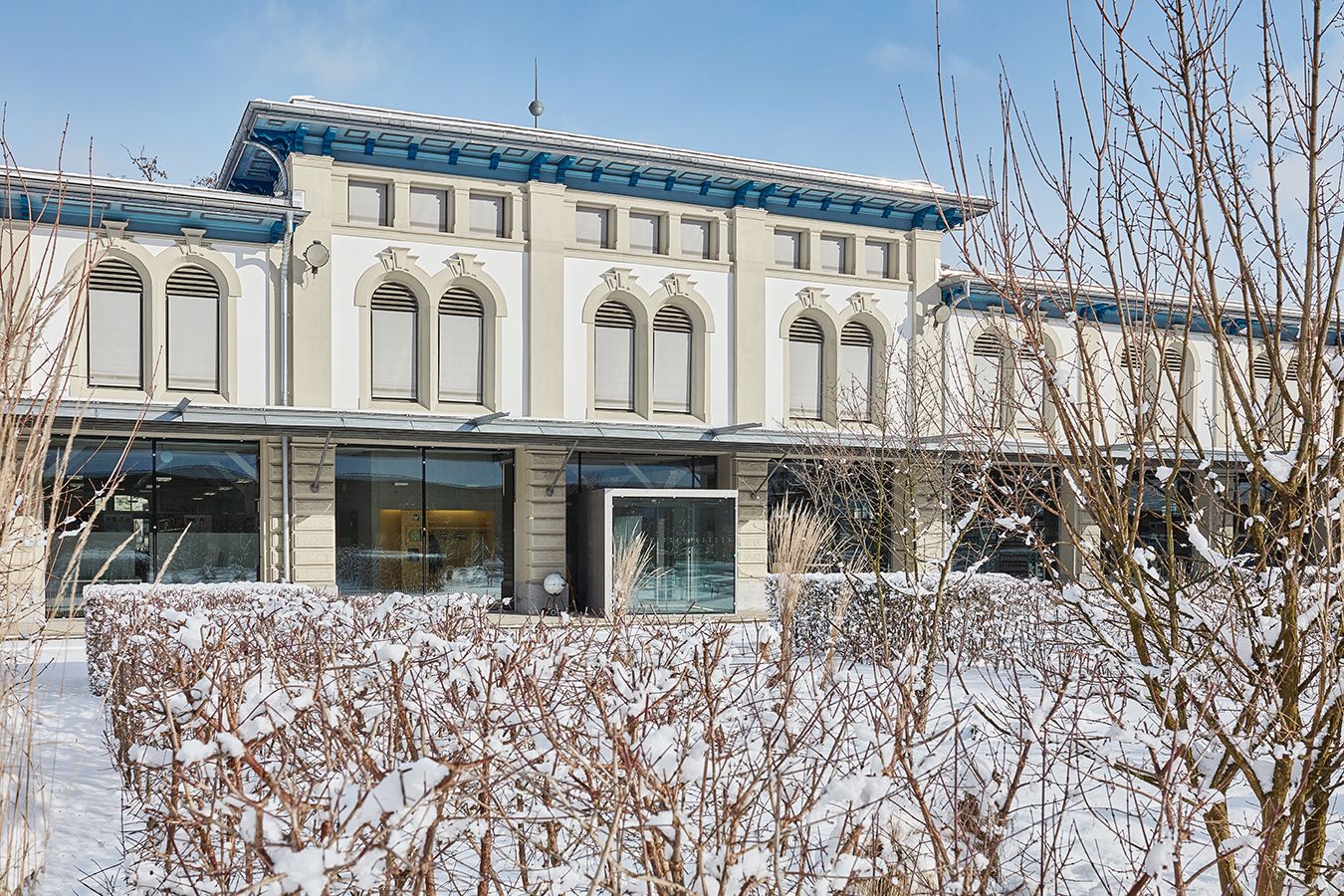 Sur l'image on voit la BiG dans la neige.